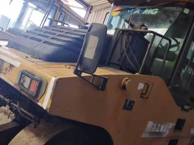 徐工XP303轮胎压路机(30吨胶轮)