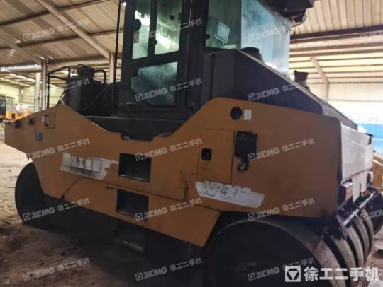徐工XP303轮胎压路机(30吨胶轮)