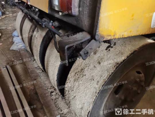 徐工XP303轮胎压路机(30吨胶轮)