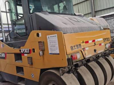 徐工XP303轮胎压路机(30吨胶轮)