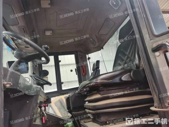 徐工XP303轮胎压路机(30吨胶轮)