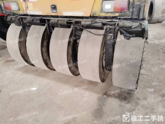 徐工XP303轮胎压路机(30吨胶轮)