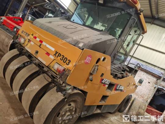 徐工XP303轮胎压路机(30吨胶轮)
