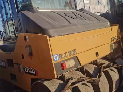徐工XP303轮胎压路机(30吨胶轮)