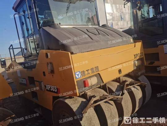 徐工XP303轮胎压路机(30吨胶轮)