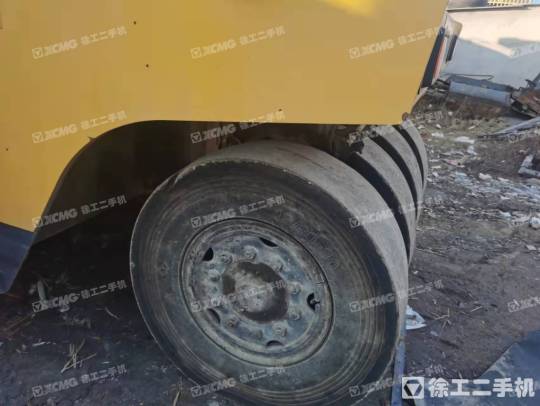 徐工XP303轮胎压路机(30吨胶轮)