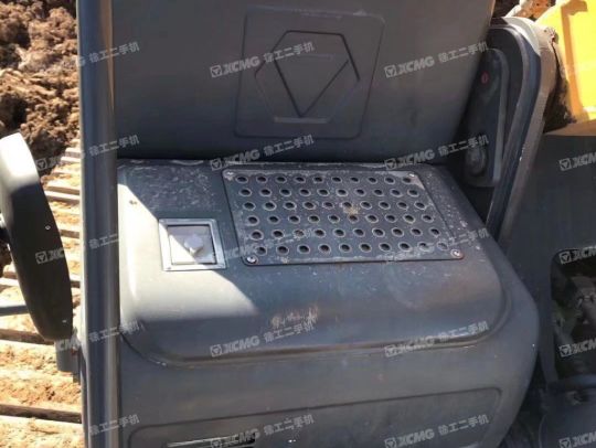 徐工XE270DK履带式挖掘机