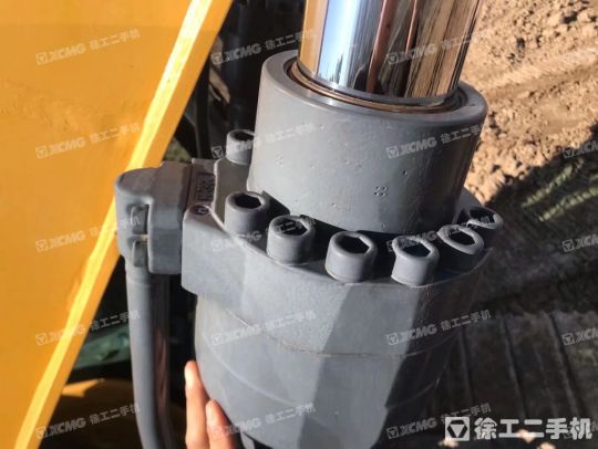 徐工XE270DK履带式挖掘机