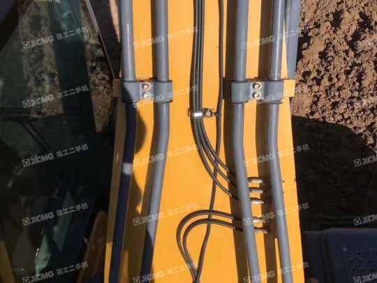 徐工XE270DK履带式挖掘机