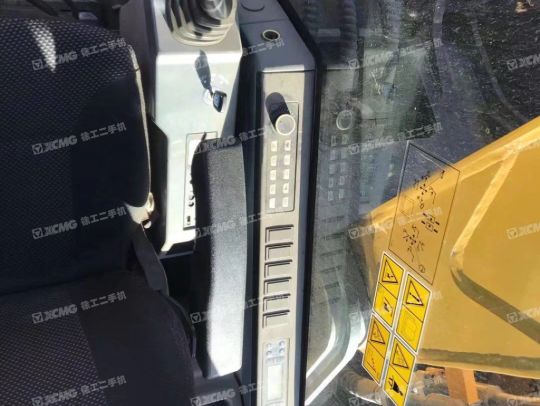 徐工XE270DK履带式挖掘机