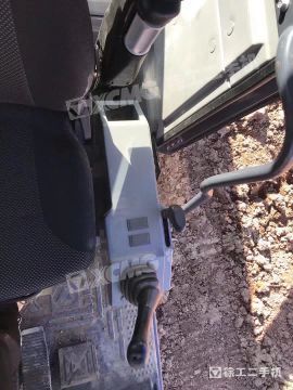 徐工XE270DK履带式挖掘机