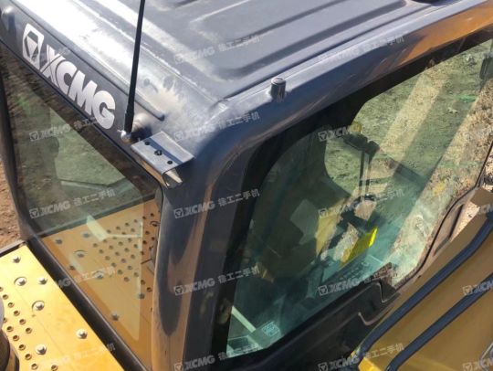 徐工XE205DA履带式挖掘机