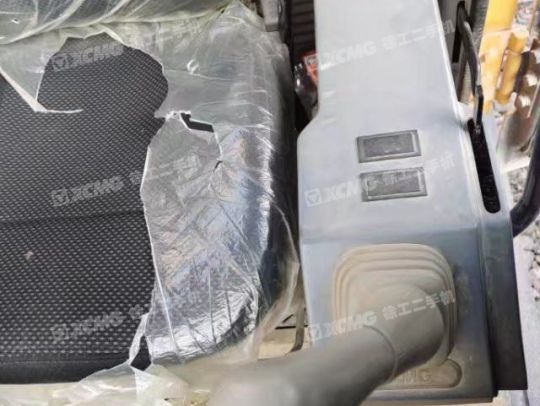 徐工XE370DK履帶式挖掘機