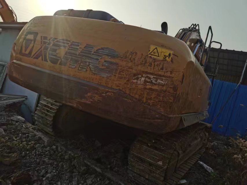 徐工XE370DK履帶式挖掘機