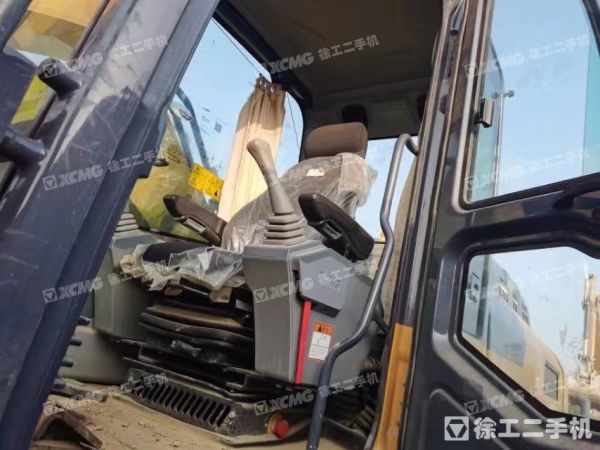 徐工XE370DK履帶式挖掘機