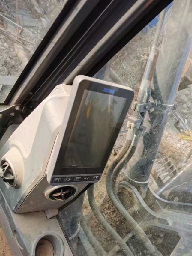 徐工XE370DK履帶式挖掘機