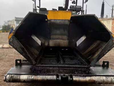 沃尔沃ABG7820B摊铺机