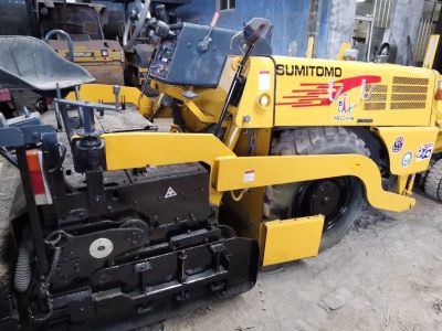 住友HB2045W摊铺机