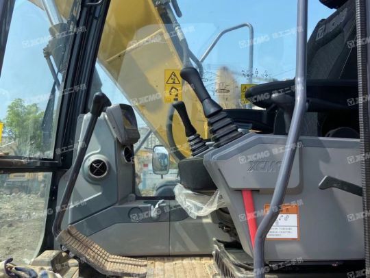 徐工XE135D履带式挖掘机