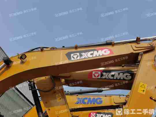 徐工XE305D履带式挖掘机