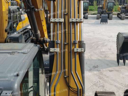 徐工XE305D履带式挖掘机