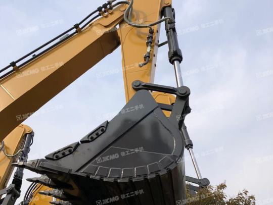 徐工XE400DK履带式挖掘机