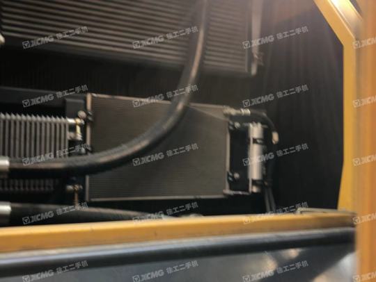 徐工XE400DK履带式挖掘机