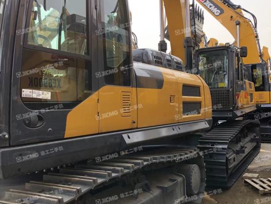 徐工XE400DK履带式挖掘机