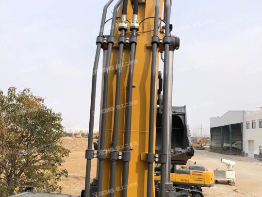 徐工XE400DK履带式挖掘机