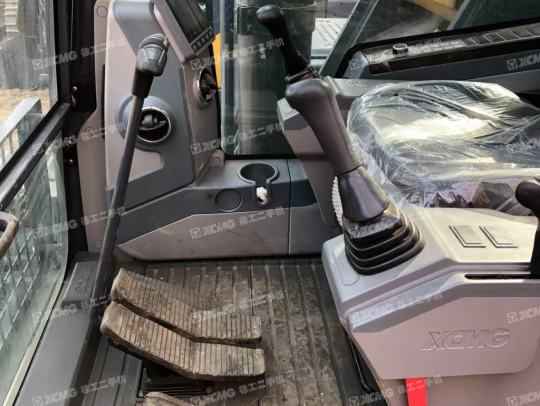 徐工XE400DK履带式挖掘机