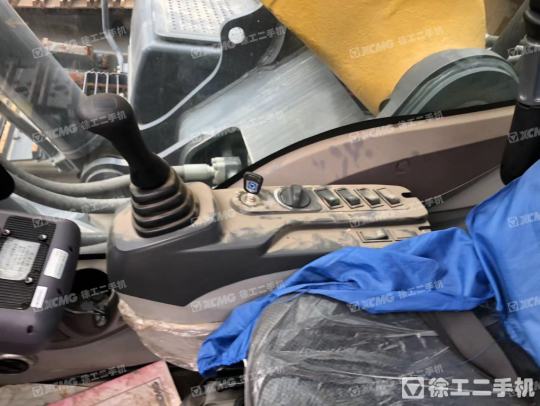 徐工XE470D履带式挖掘机