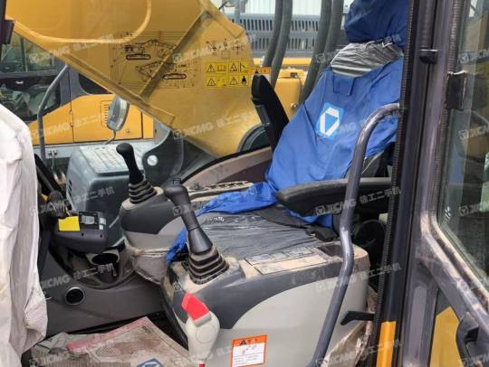 徐工XE470D履带式挖掘机