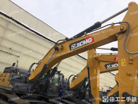 徐工XE470D履带式挖掘机