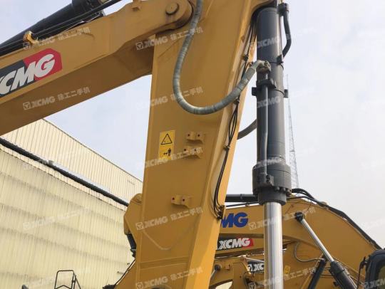 徐工XE470D履带式挖掘机