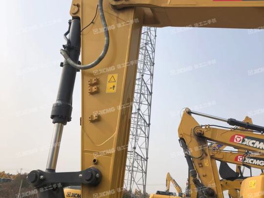 徐工XE470D履带式挖掘机