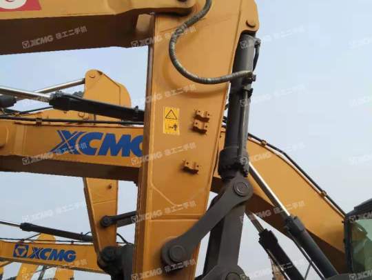 徐工XE470D履带式挖掘机