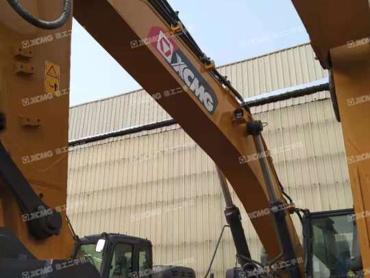 徐工XE470D履带式挖掘机