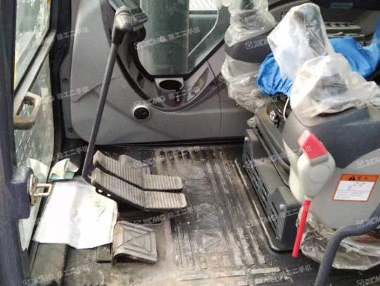 徐工XE470D履带式挖掘机