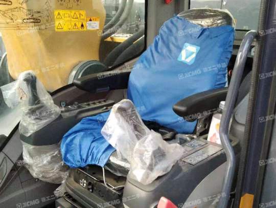 徐工XE470D履带式挖掘机