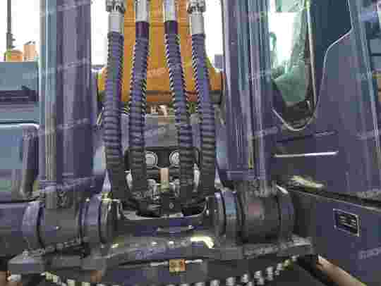 徐工XE490DK履带式挖掘机