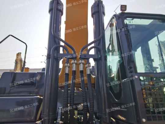 徐工XE490DK履带式挖掘机