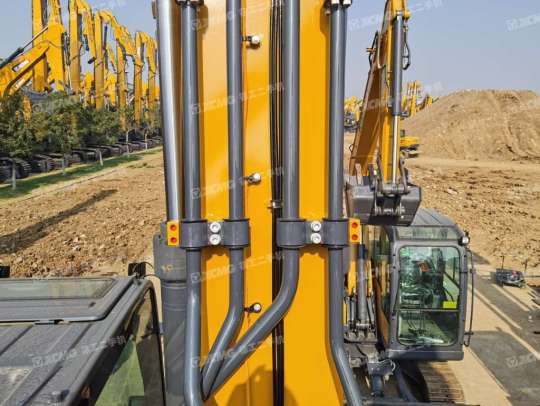 徐工XE490DK履带式挖掘机