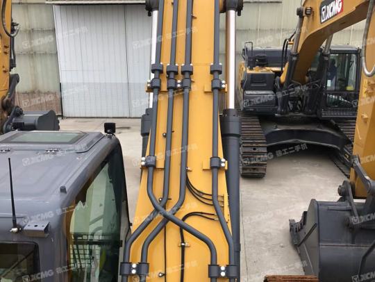 徐工XE380DK履带式挖掘机