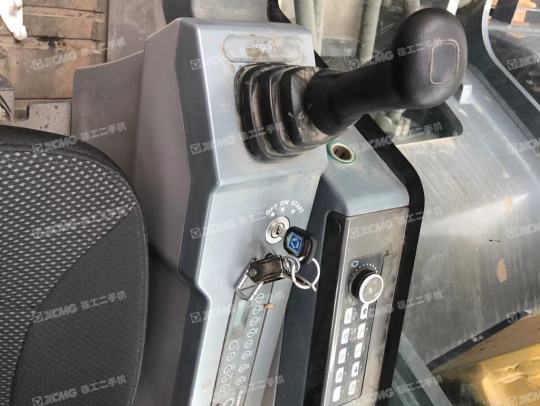 徐工XE380DK履带式挖掘机