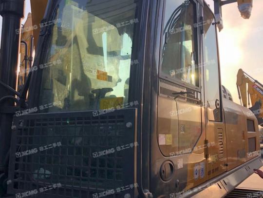 徐工XE400DK履带式挖掘机