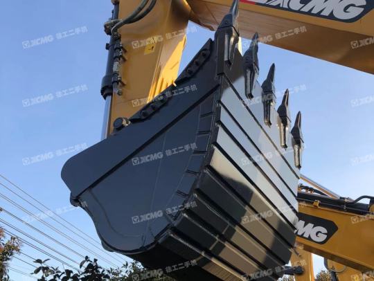 徐工XE400DK履带式挖掘机