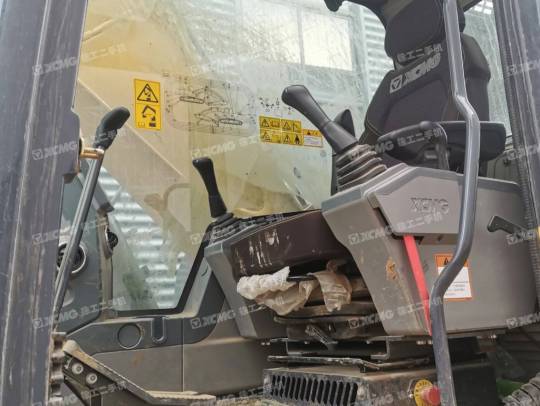 徐工XE200DA履带式挖掘机