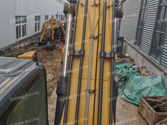 徐工XE200DA履带式挖掘机