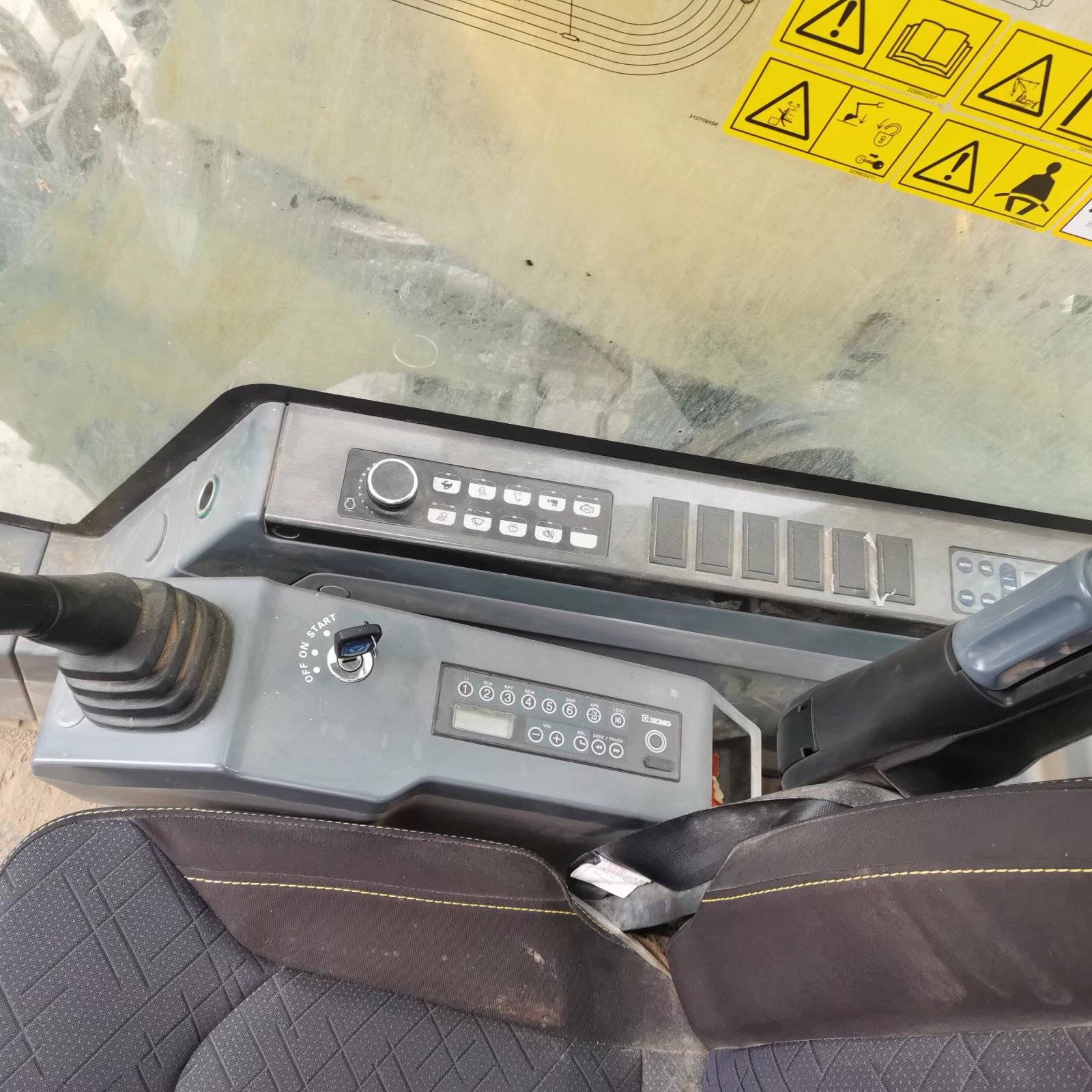 徐工XE200DA履帶式挖掘機