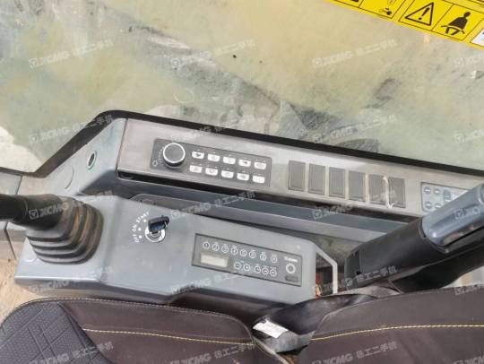 徐工XE200DA履带式挖掘机